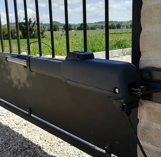 Automazione per cancello a battente – automazione cancelli Telcoma a Torino