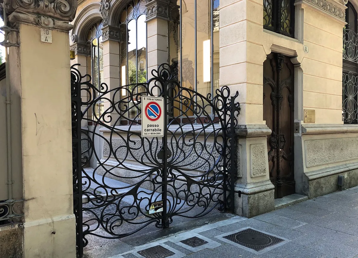 Cancello artistico in ferro automatizzato – automazione cancelli a Settimo Torinese