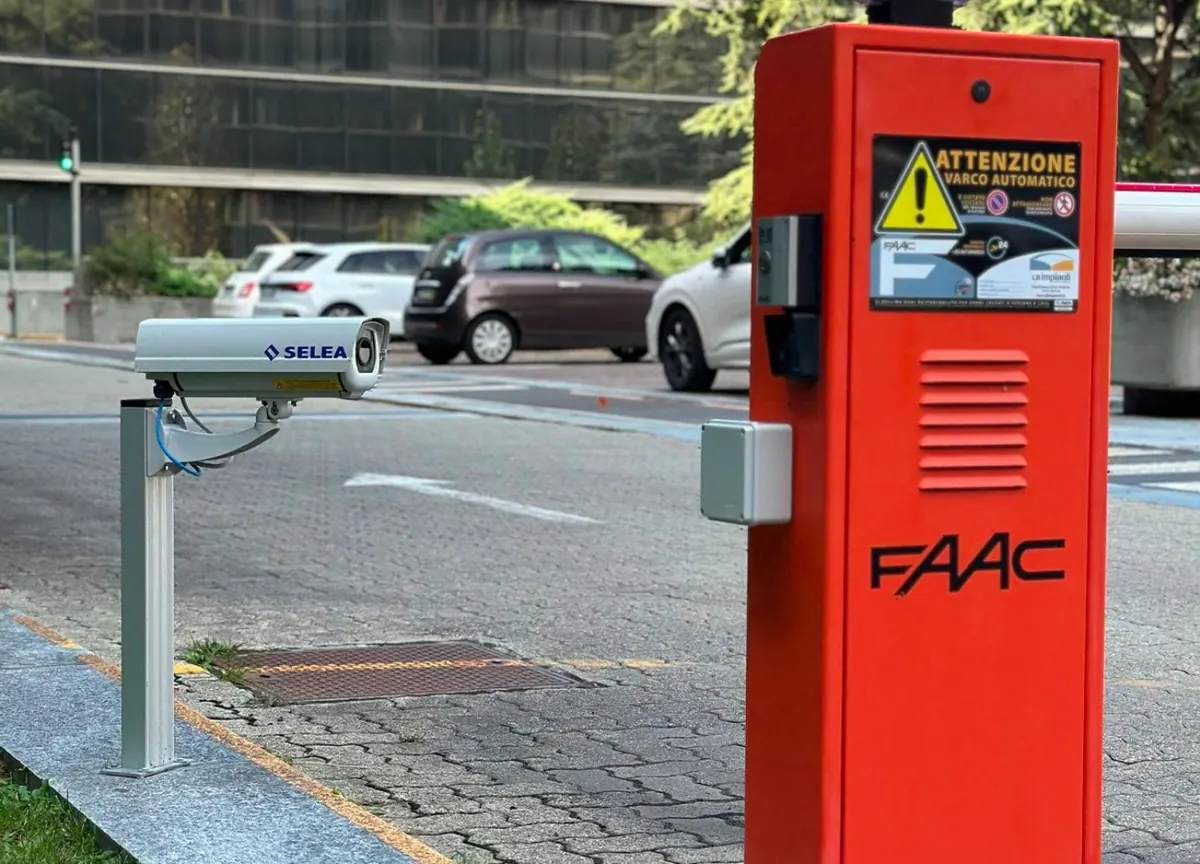Colonna ticket per parcheggio – dissuasori a Torino