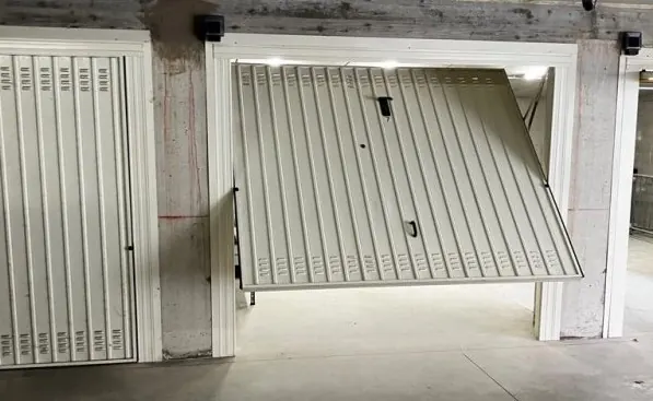 Porta basculante in acciaio – porte basculanti e sezionali Carli a Torino