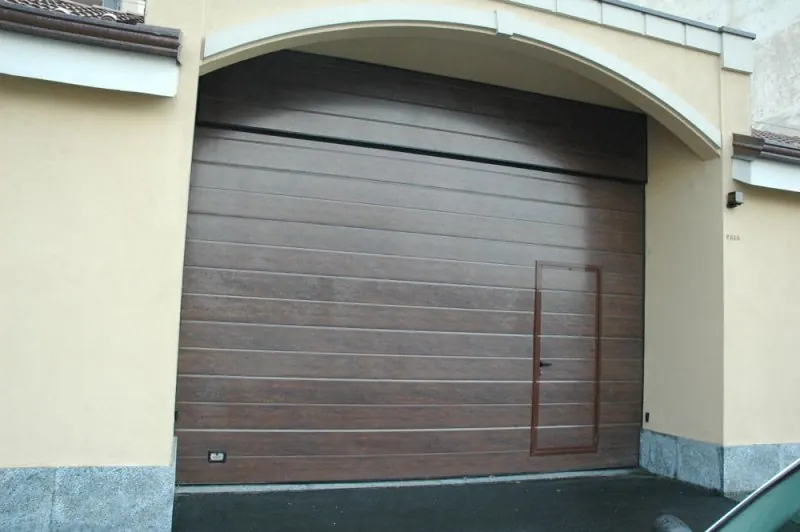 Porta sezionale da garage per villa – porte sezionali a Torino