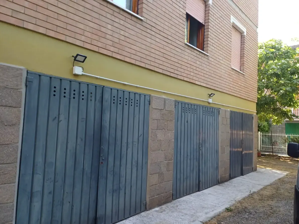 Porte basculanti per box auto – porte basculanti a Torino